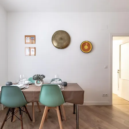 Amplio Y Acogedor Junto Al Ayuntamiento Apartamento